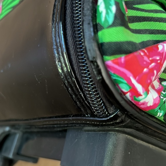 Fun Fun Betseyville Floral Rolling Suitcase - Picture 9 of 16